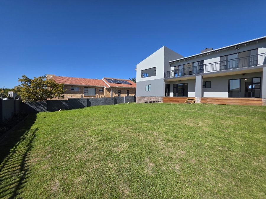 3 Bedroom Property for Sale in Wavecrest Eastern Cape
